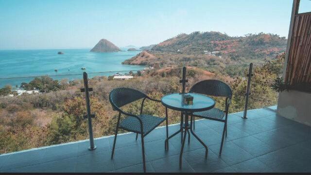 Sunset Hill Hotel Labuan Bajo Exteriör bild
