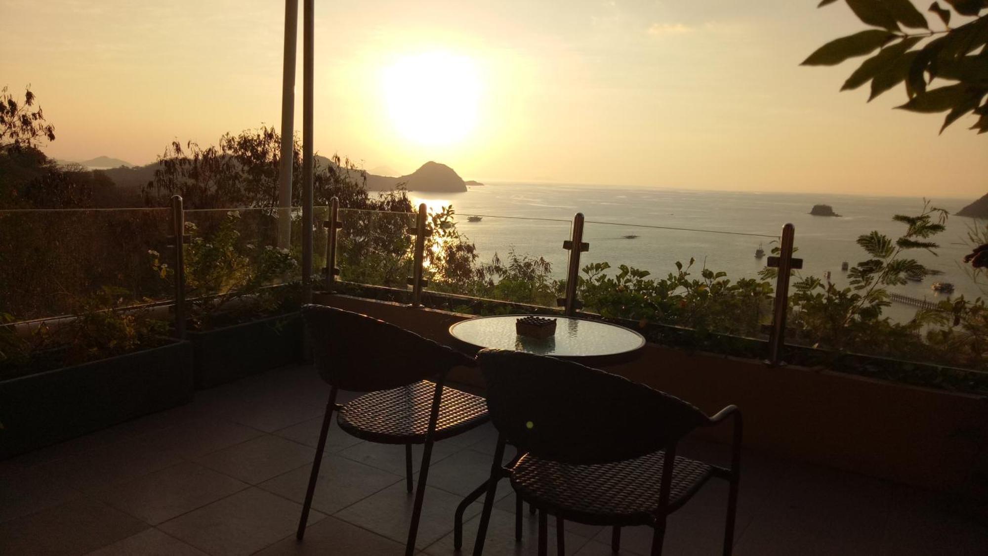 Sunset Hill Hotel Labuan Bajo Rum bild