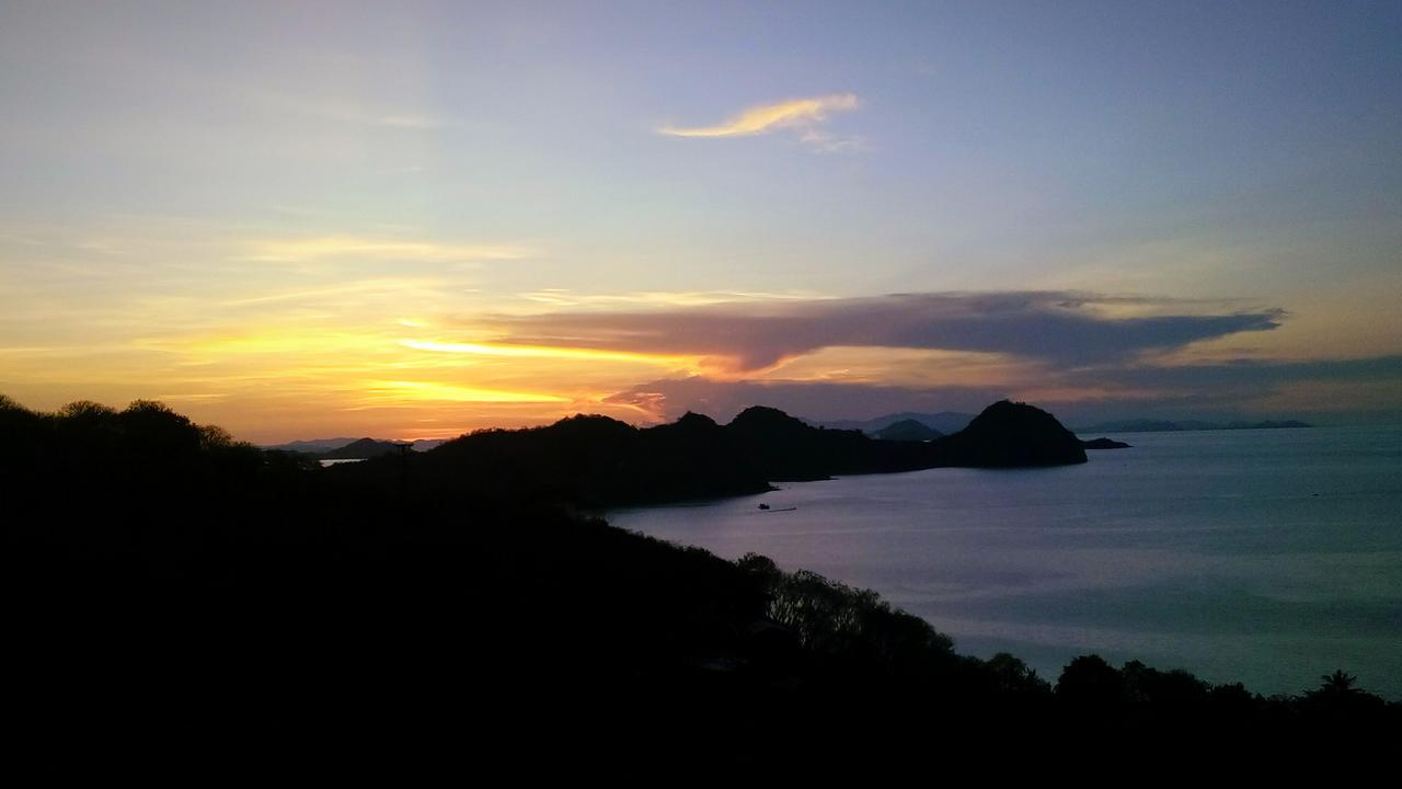 Sunset Hill Hotel Labuan Bajo Exteriör bild