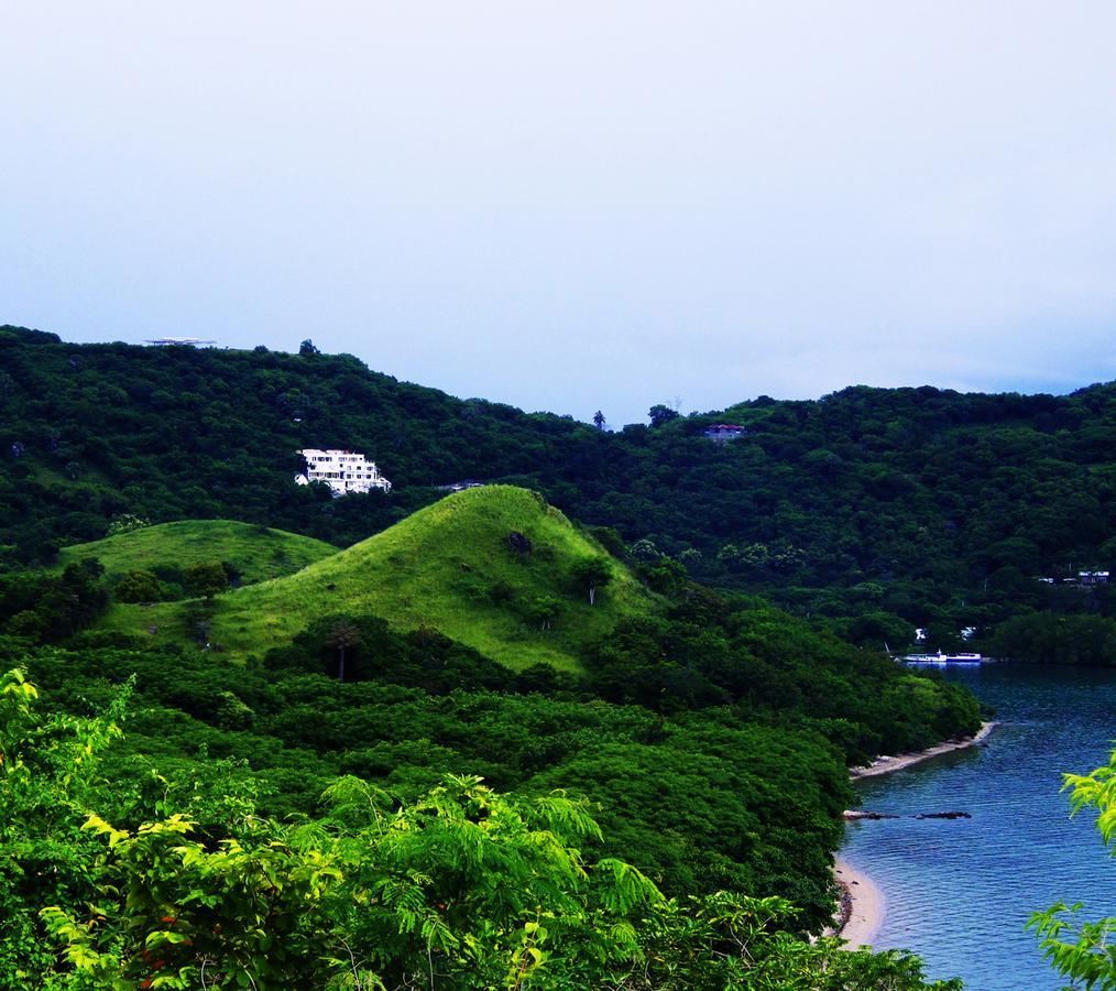 Sunset Hill Hotel Labuan Bajo Exteriör bild